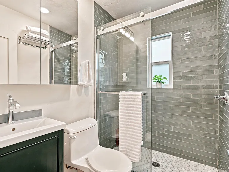 2542 E Seneca St — Photo 7