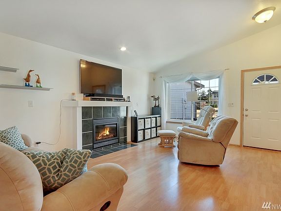 3rd image of 207 100th Street Ct E