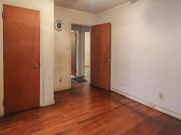 5th image of 359 Oak Street