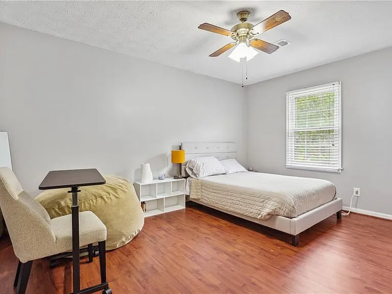 102 Holcomb Ferry Rd — Photo 17