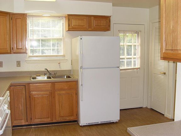 2nd image of 423 Norfolk Crossing Ave