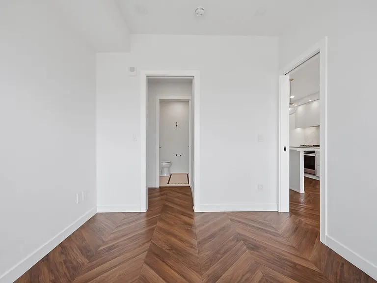 8445 Broadcast Ave SW #404 — Photo 9
