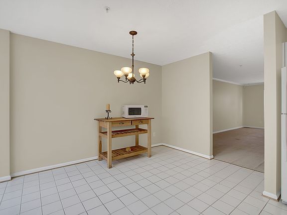 Large Table space in Kitchen