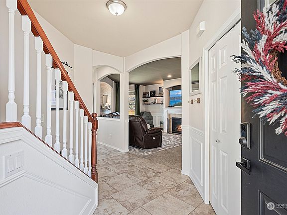 4th image of 17906 106th Street E