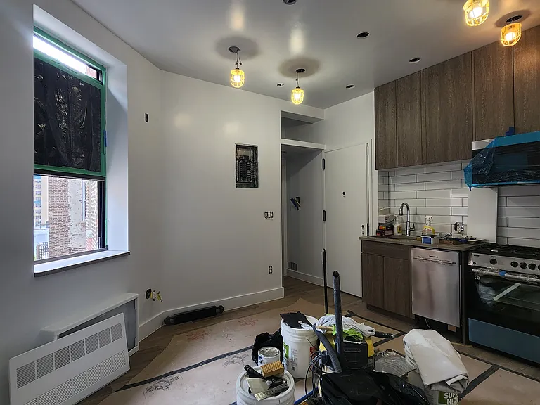 235 E 24th St #6C — Photo 7
