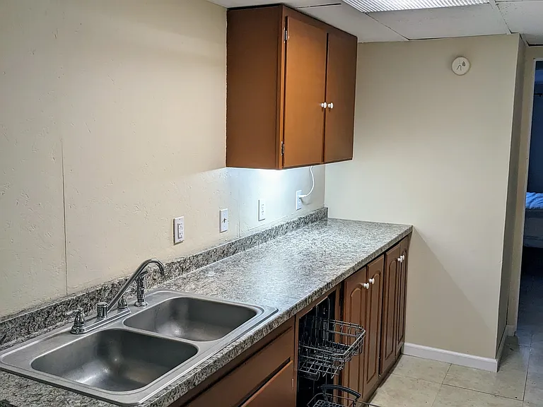 4668 Fairmont Ave — Photo 44