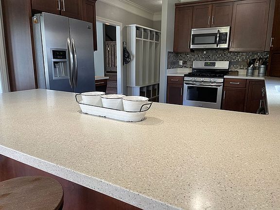 4th image of 1404 Manchester Dr
