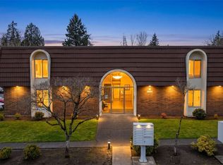 11112 NE 68th St APT 327, Kirkland, WA