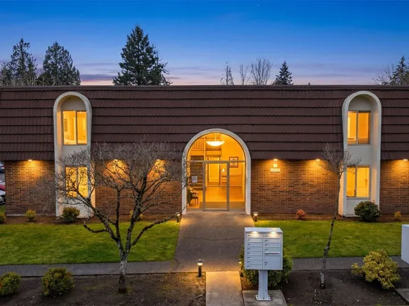 11112 NE 68th Street #327, Kirkland, WA 98033