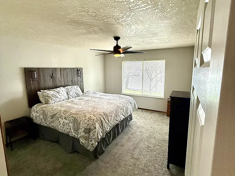 1268 W Bentwood Loop — Photo 2