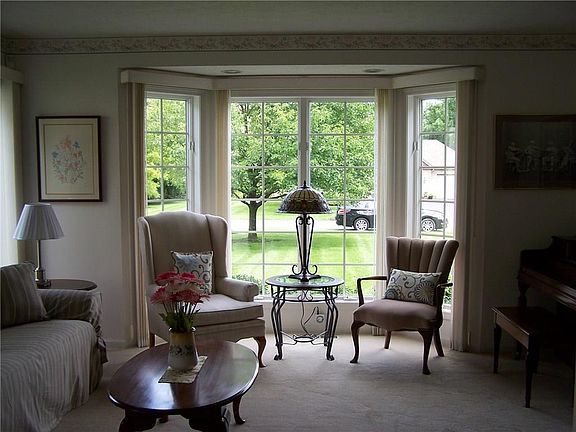 3rd image of 29 Woodfield Dr