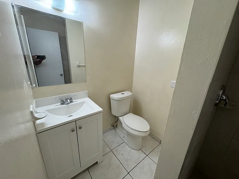 4371 Riverside Dr #D — Photo 16