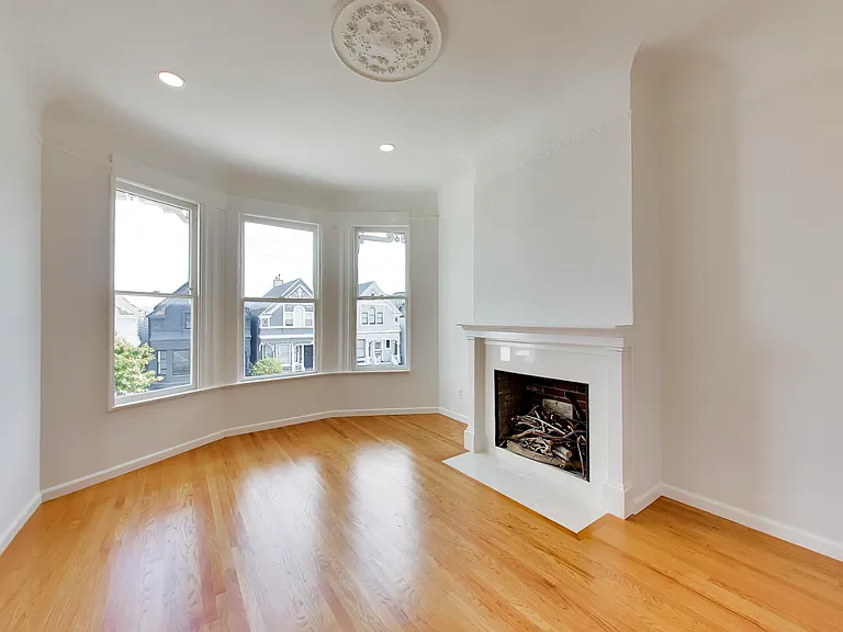 3740 22nd St — Photo 3