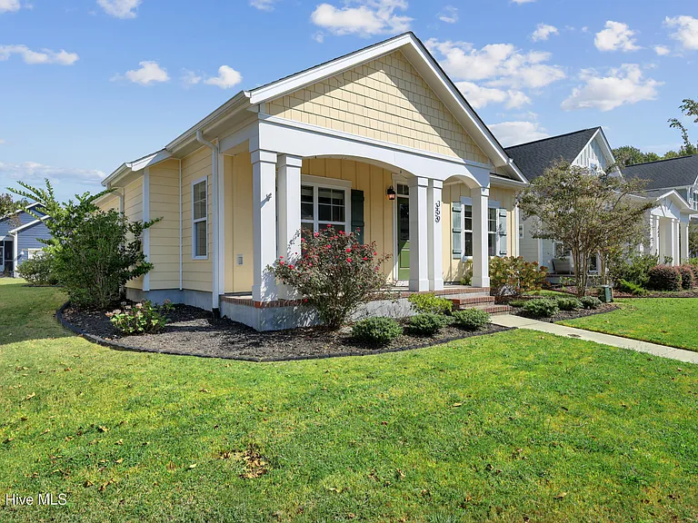359 Hanover Lakes Dr — Photo 26