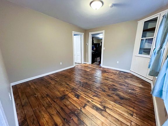 3rd image of 411 W Buffalo St #3