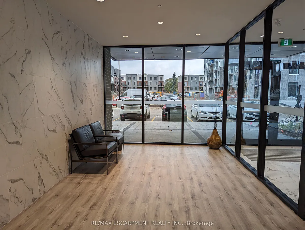 Building Photo - 103 Roger St #109