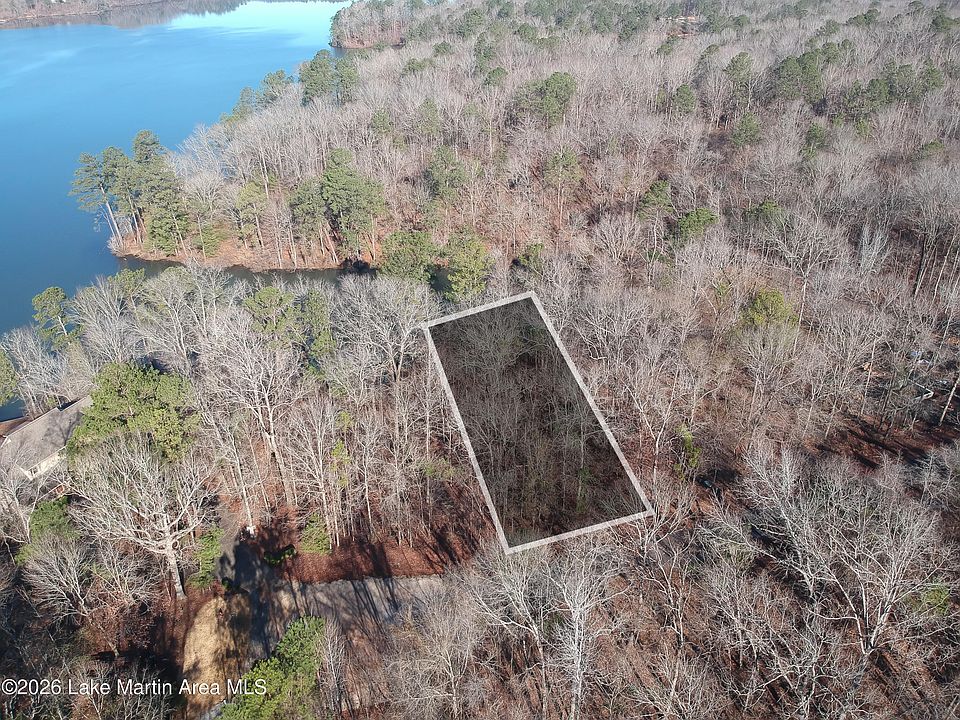 2nd image of 4 Hideway Ln