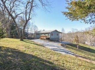 131 Greenbriar Ln, Franklin, NC 28734