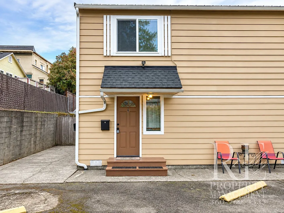 636 Pleasant Ave #4