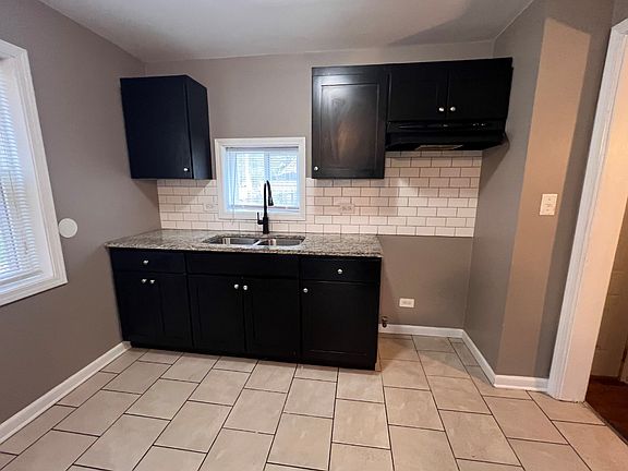 2nd image of 10107 S Luella Ave