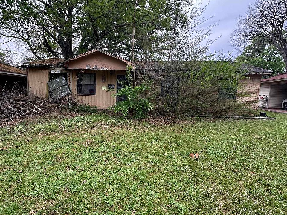 1st image of 900 Barrow Dr