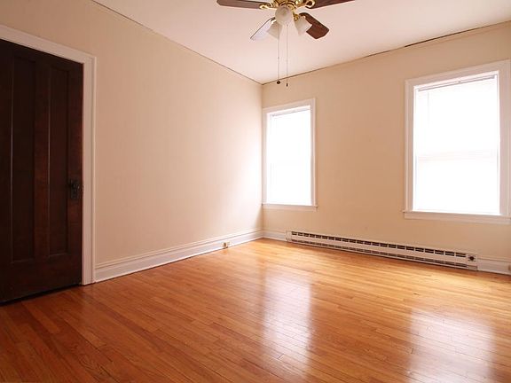 3rd image of 338 S Austin Blvd APT 3M