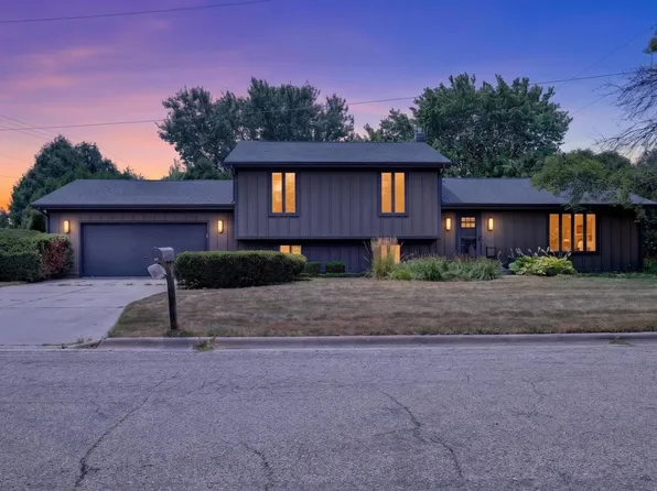 2511 Elizabeth St, Janesville, WI 53548