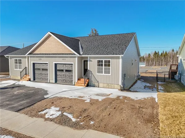 127 Glennorth St, Fredericton, NB E3G 0A6