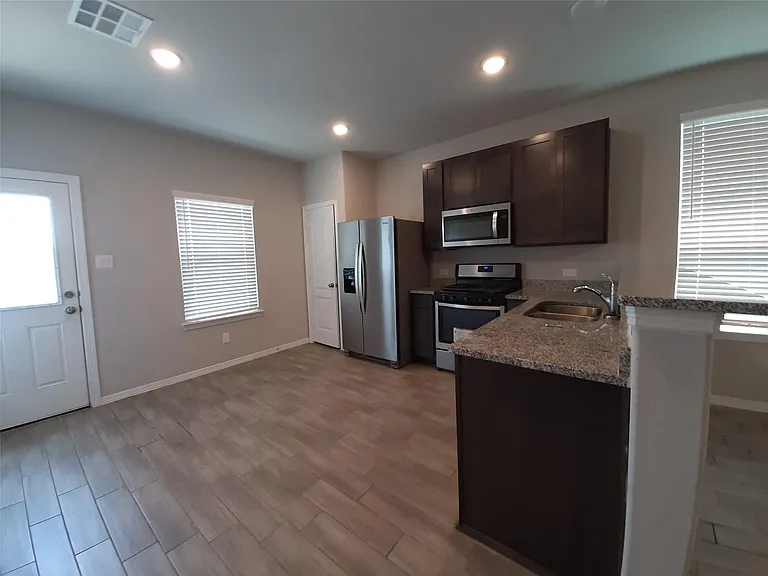 919 Redinger Ridge Dr — Photo 7