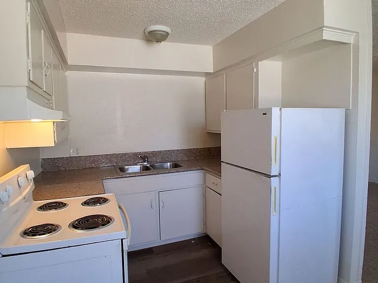 1331-1349 E San Bruno Ave — Photo 3