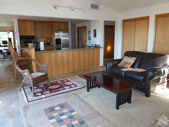 5th image of 30800 NE Cedar Green Ln