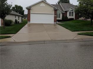 4535 Hedges Ave, Kansas City, MO 64133
