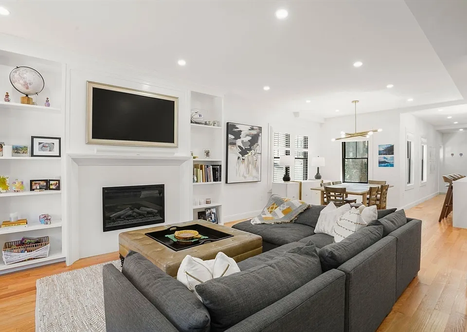 4 Fairlee St