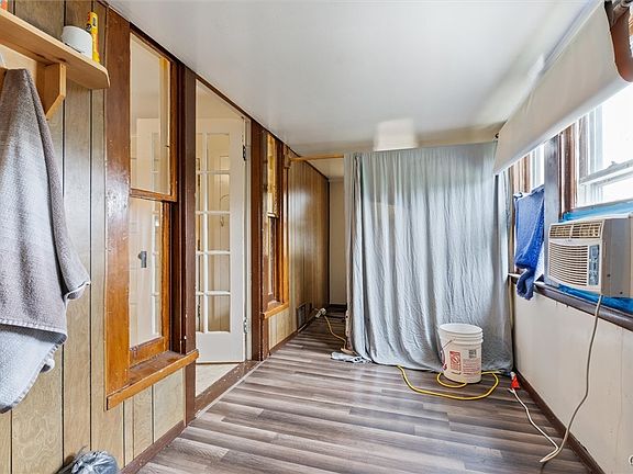 4th image of 1 Seneca Ave