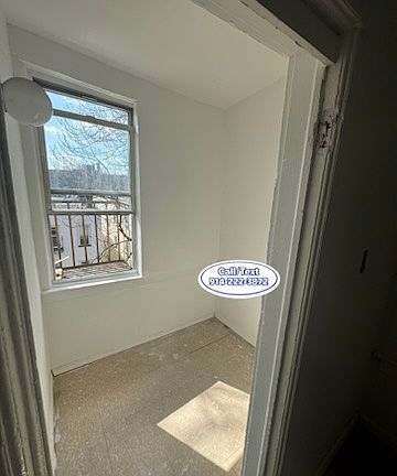 3rd image of 165 Linden St #2E