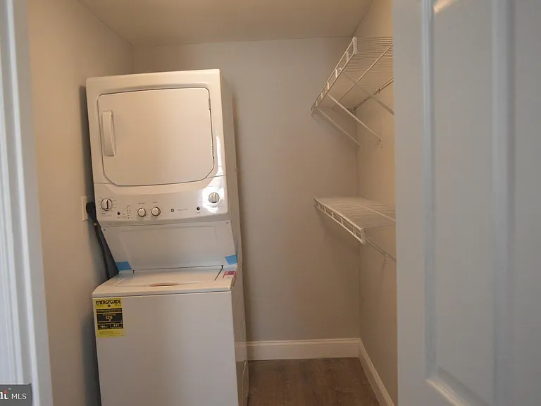 118 E Maple Ave #2R — Photo 7