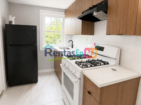 145 Vermont Ave, Newark, NJ