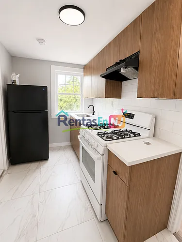145 Vermont Ave Photo 1