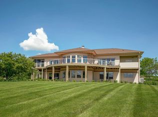 7523 Summit Rdg, Middleton, WI 53562