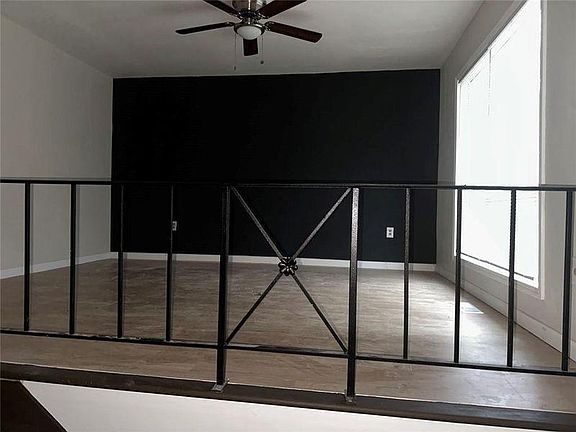 3rd image of 3554 Windsor Cir