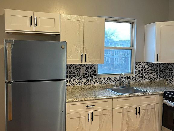 3rd image of 31 Eaton Pl Floor 2