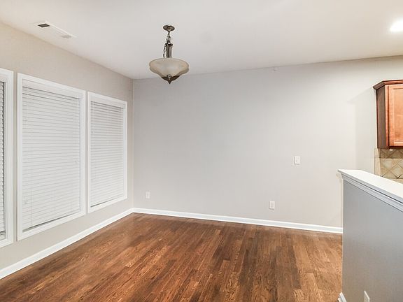 5th image of 1065 Westmoreland Ln