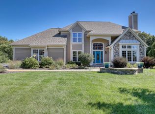 W290N3642 Tall Tree Ct, Pewaukee, WI 53072