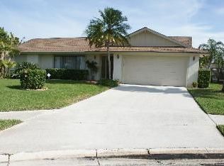 1165 Gloucester Ct, Wellington, FL 33414