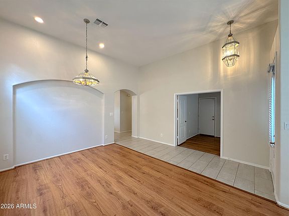 4th image of 875 N HARMONY Avenue