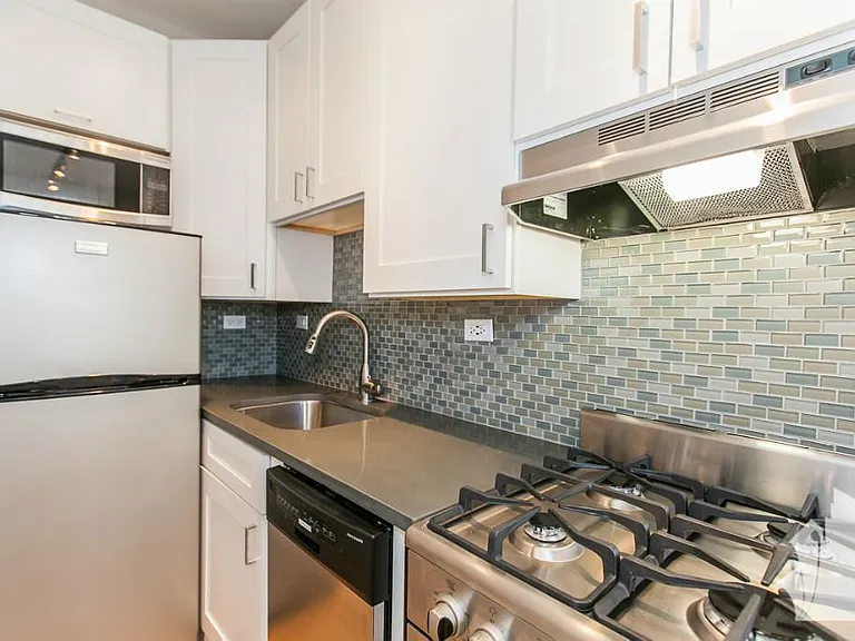 511 W Belmont Ave #47 — Photo 6