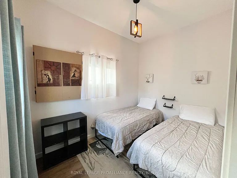 24 Russell St #A — Photo 9