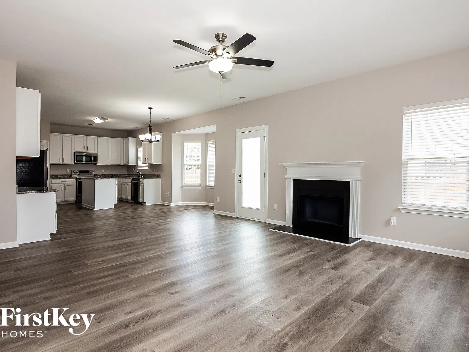 4 bed, 2.5 bath, 2810 sqft, $2,765 — Photo 3
