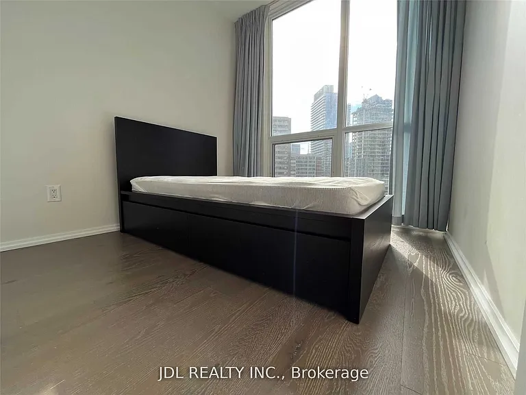 45 Charles St E #1702 — Photo 4