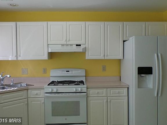 3rd image of 8515 Coronation Ln